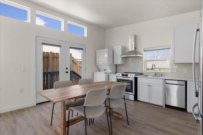 Photo - 1411 Fairfield Dr Unidad 2