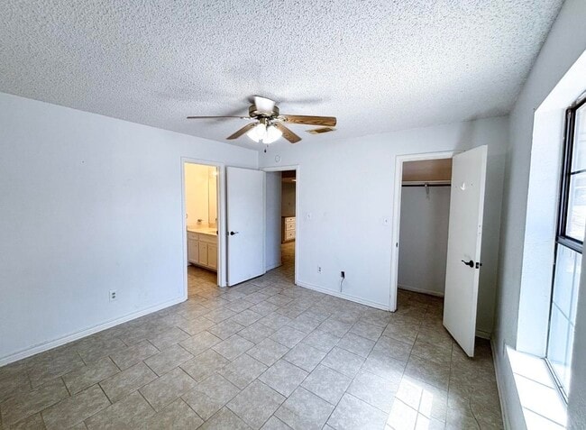 Photo - 412 Short Circuit