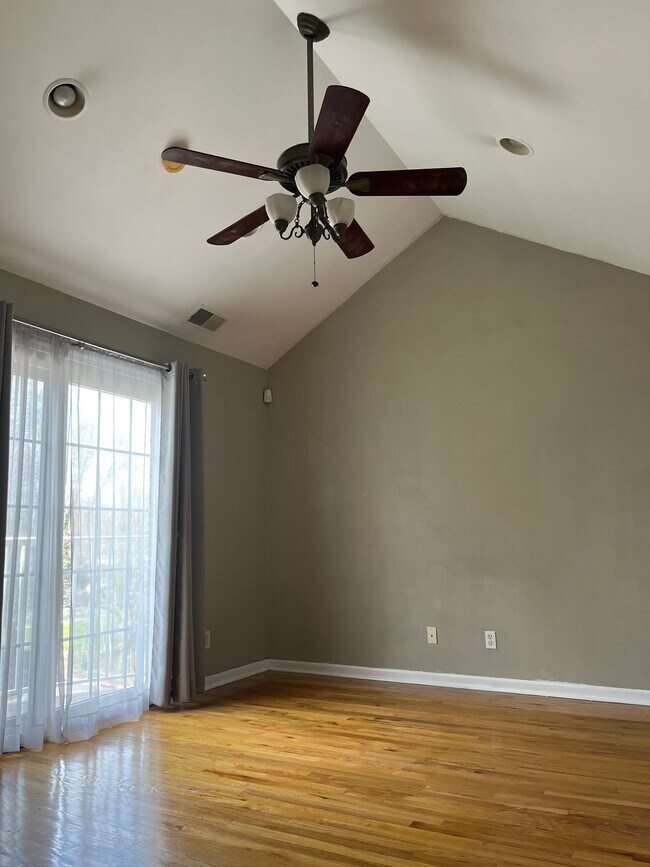 5 Brittany Ct Townhome Townhome Rental in Springfield NJ