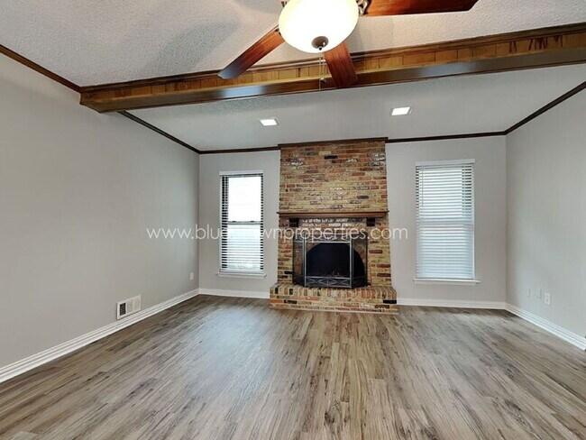 Photo - 4915 Chilton Dr