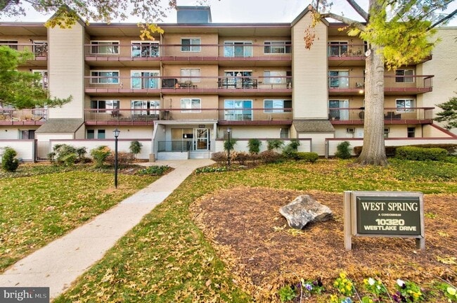 Building Photo - Renovated 1 Bedroom At The West Spring! UTILITIES AND PARKING INCLUDED!