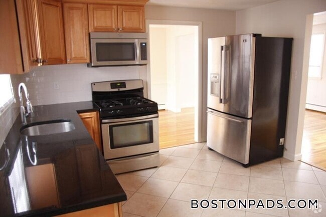Building Photo - 5 Dragon Ct Rental