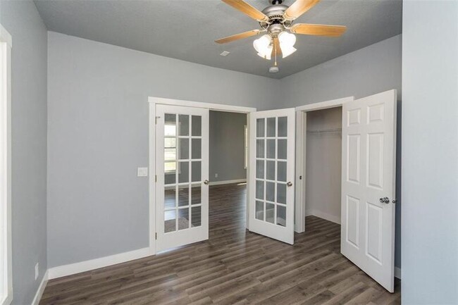 Photo - 916 6th St SW