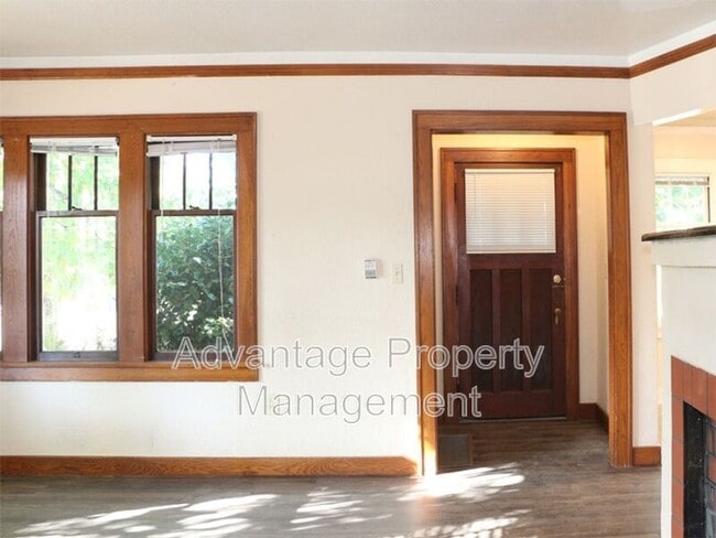 Photo - 1762 NW Harrison Blvd