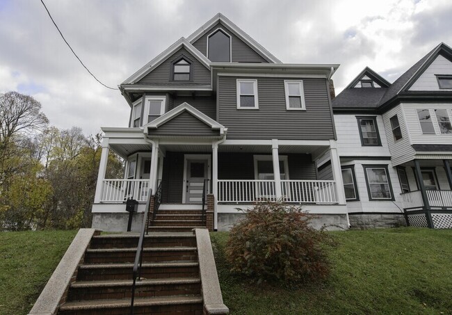 Building Photo - 2321 S State St Unit 2 Rental