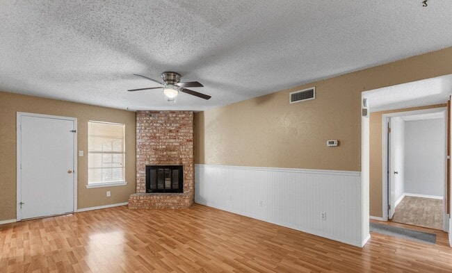 Photo - 216 Dirks Dr