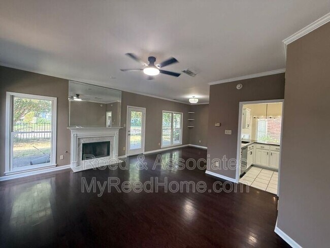 126 Riverwalk Pl