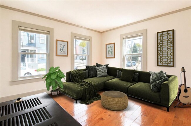 Photo - 111 Johnson St