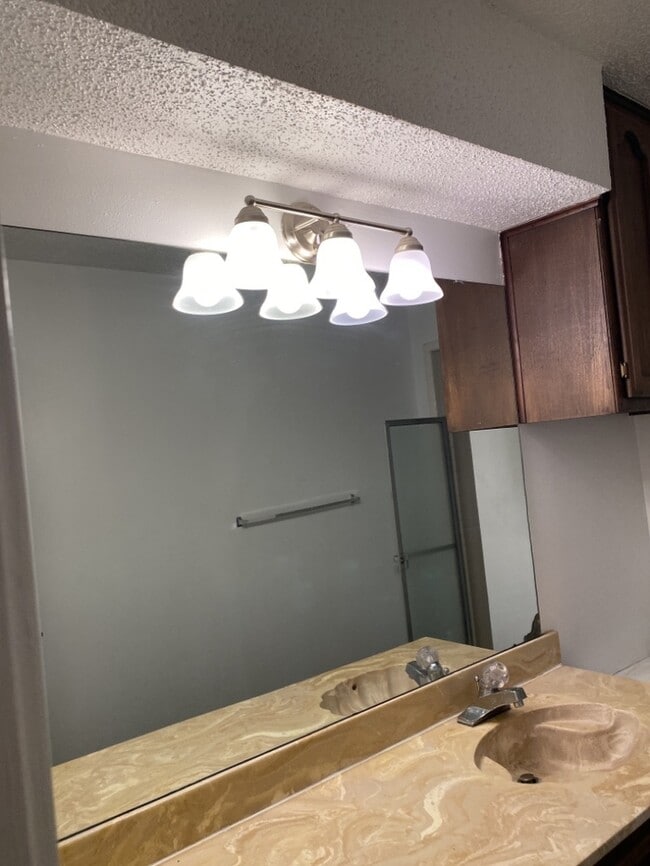 Photo - Cozy duplex 2/2/1 in Fort Worth