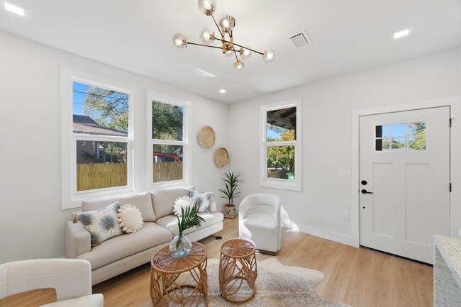 Photo - 309 E Selma Ave