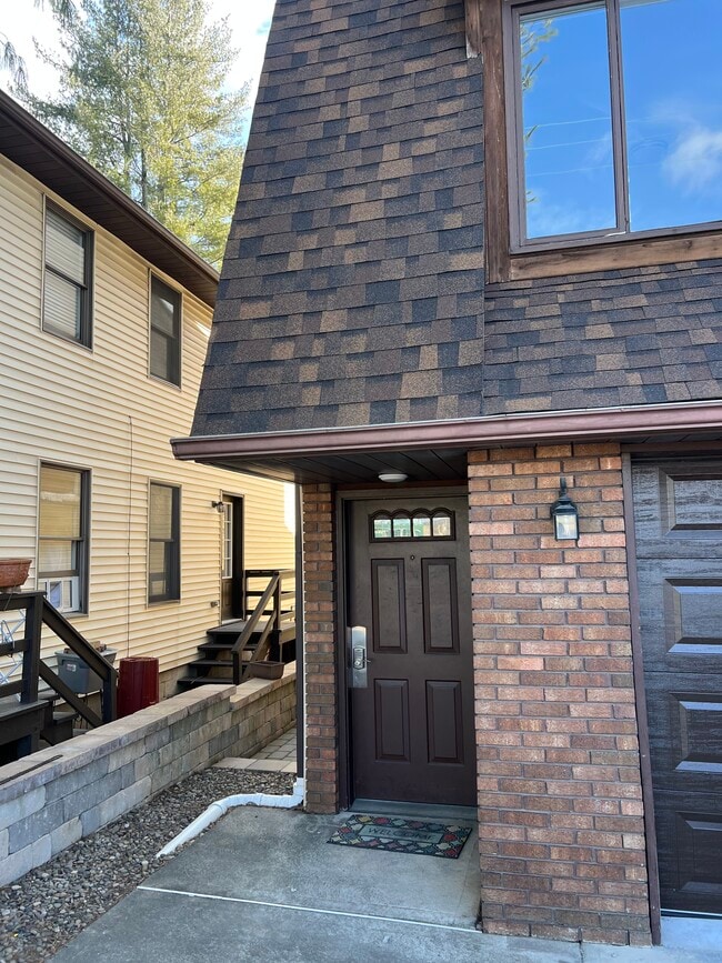 Photo - 161 N Gates Ave