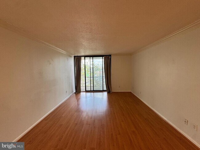 Photo - 3101 Patrick Henry Dr Unit 132