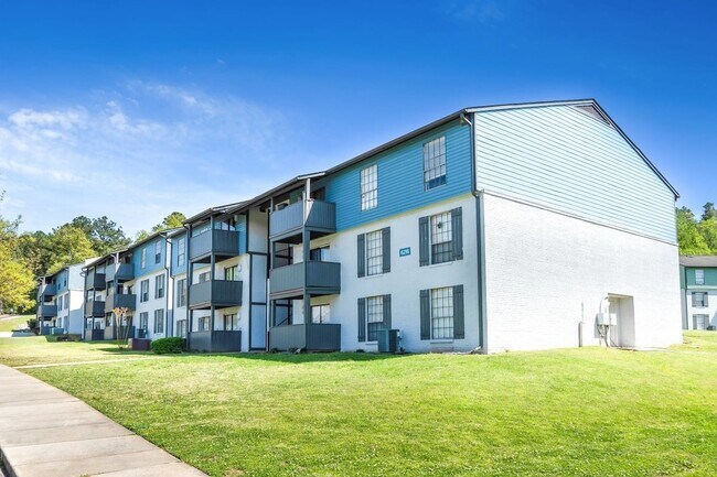 Photo - Crestwood Green Apartments