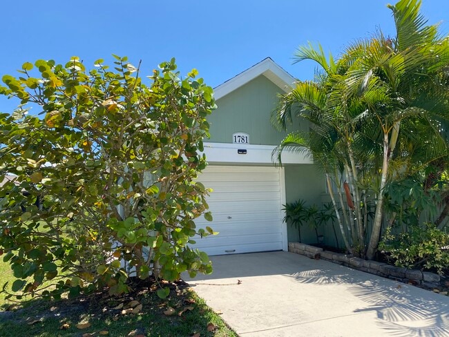 Photo - 1781 SE Linpark Ct