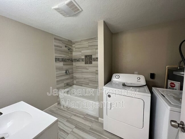 Photo - 2818 E Hwy 14