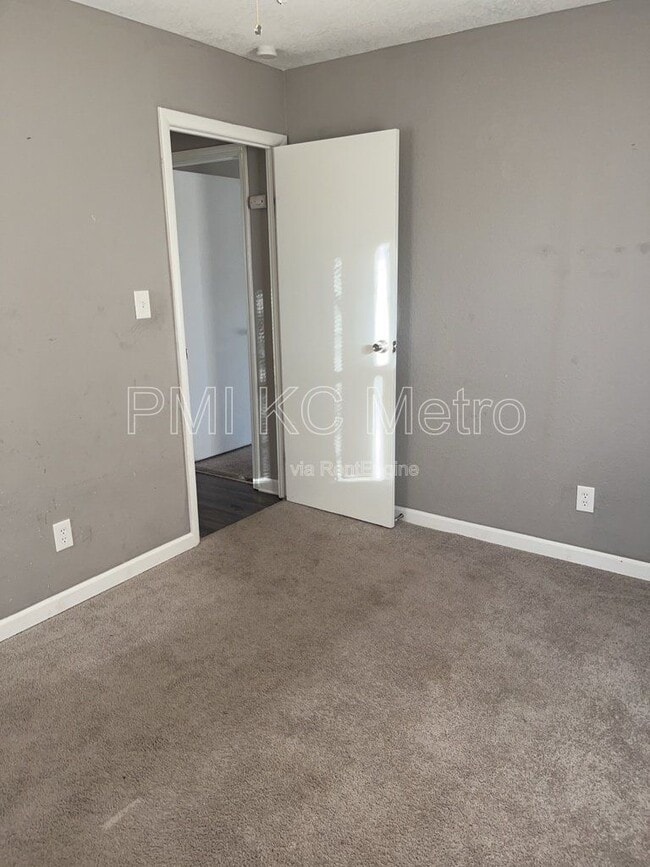 Photo - 8304 E 110 Terrace