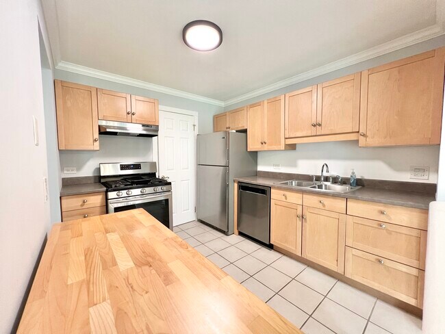 Photo - 1166 Buckingham Ct