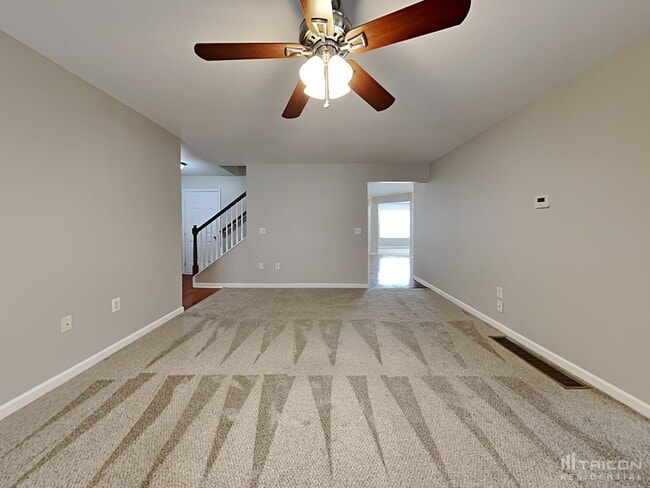 Photo - 211 Millstream Ridge