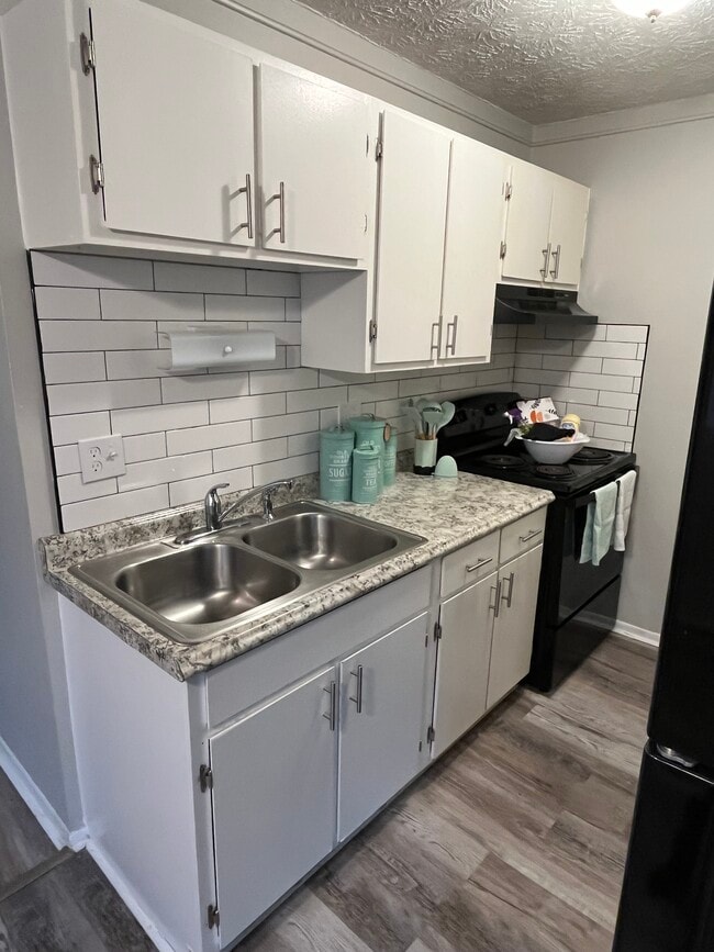 Timbercrest Apartments - Timbercrest Apartments