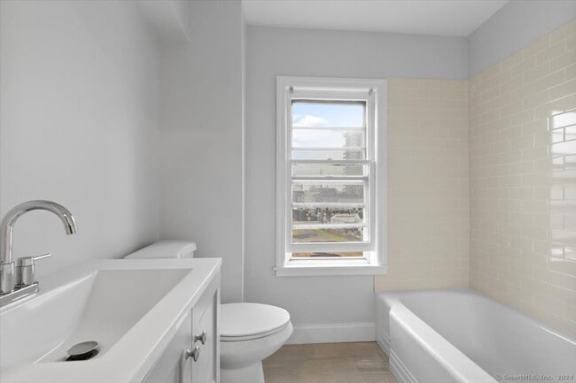 Photo - 816 Pacific St Unit 2nd Floor