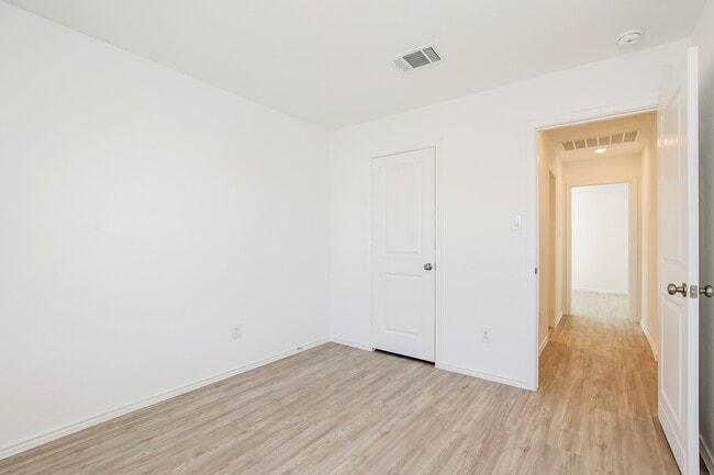 Photo - 2726 Robles St