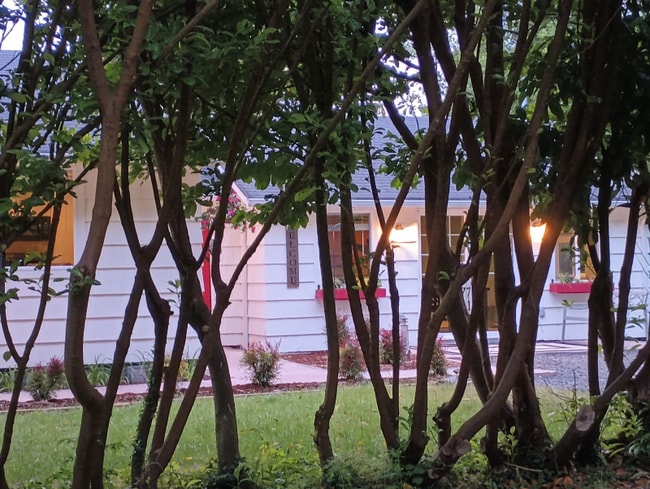 Photo - 711 N Third St