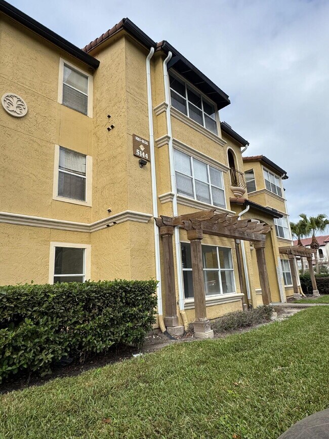 Building Photo - 2-Bed, 2-Bath in the Heart of Orlando Unit #1014