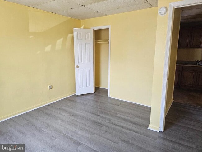 Building Photo - 1202 N Royal Ave Unit A Rental