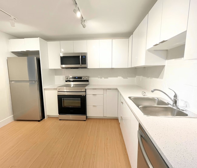 Photo - 260 Wetmore Road