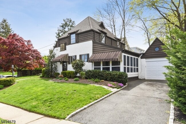 Photo - 869 Ridgewood Rd