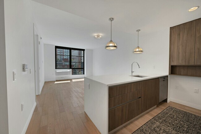 Building Photo - 160 1st St Unit 703