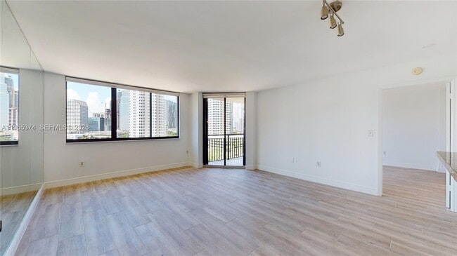 Photo - 540 Brickell Key Dr Unit 1111