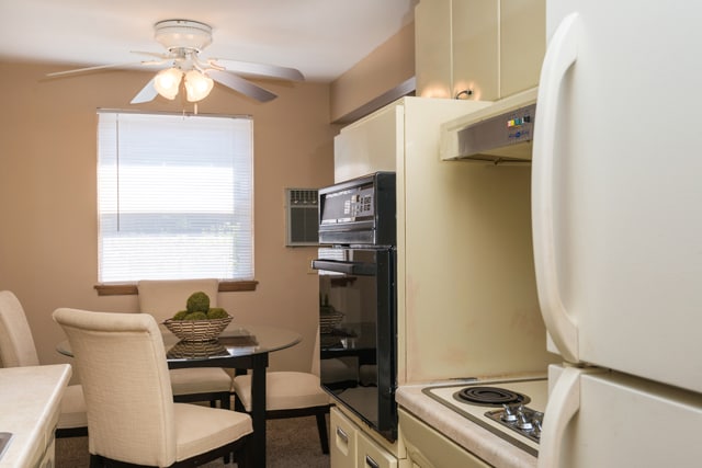 Dining Area/Kitchen