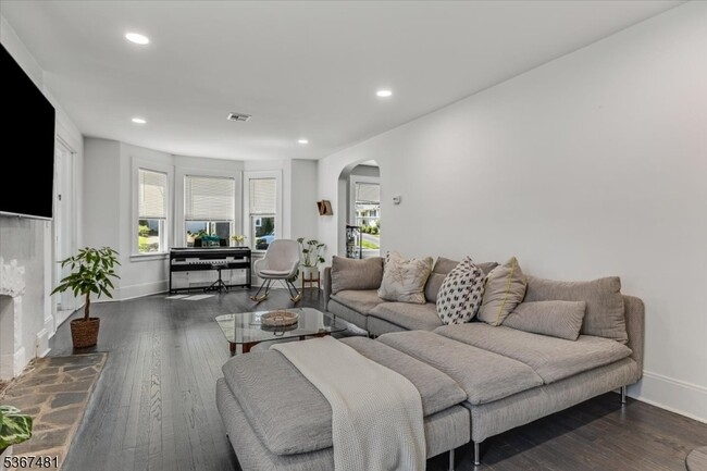 Photo - 186 Gregory Ave