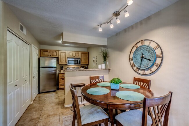 Kitchen - 5751 N Kolb Rd Unit 30202