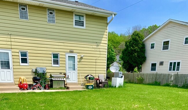 Photo - 313 Darlene Dr Unit 315 Right Side