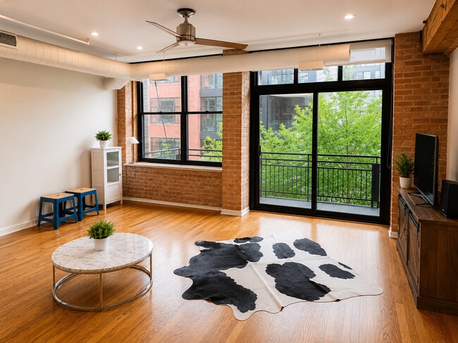 Photo - 520 W Huron St