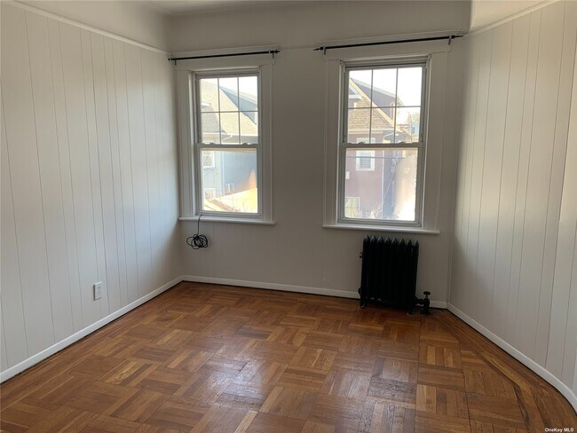 Photo - 1861 W 12th St
