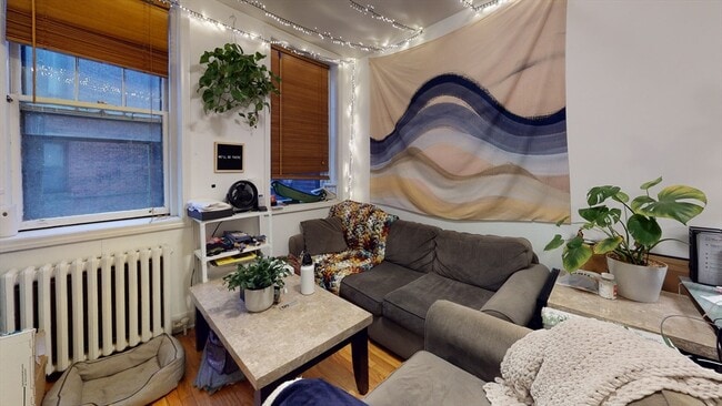 Building Photo - 1099 Commonwealth Ave Unit 6