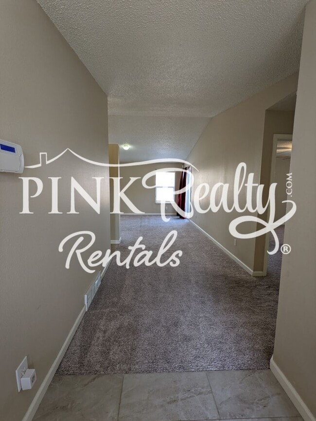 Photo - 415 Garwood Ct