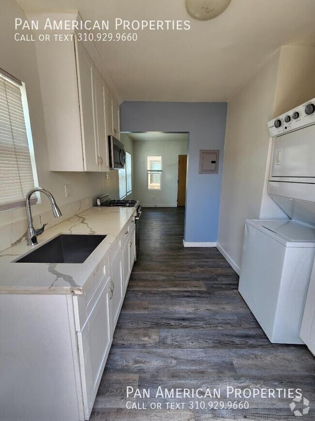 Building Photo - 528 Golden Ave Unit 5 Rental