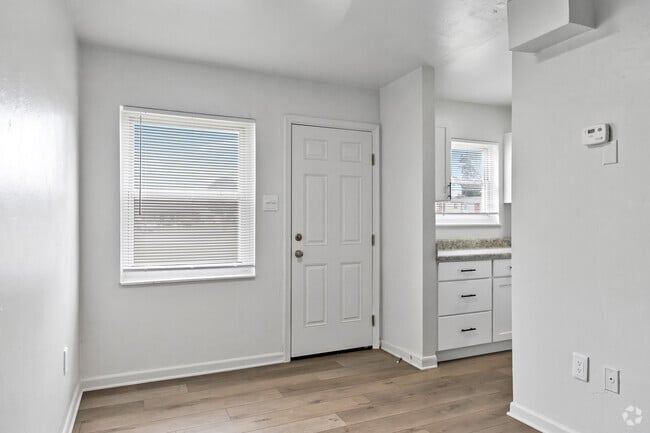 3BR, 1BA - 1,013SF - Dining Room