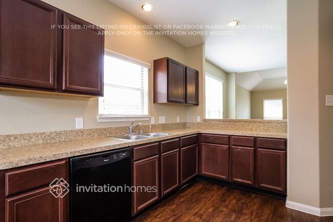 Photo - 13433 Raintree Dr