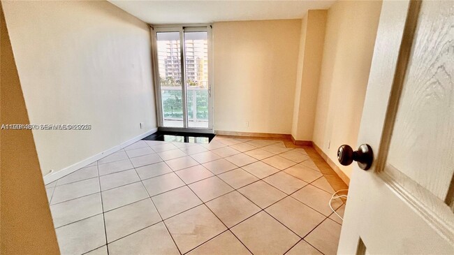 Photo - 100 Bayview Dr Unit 607