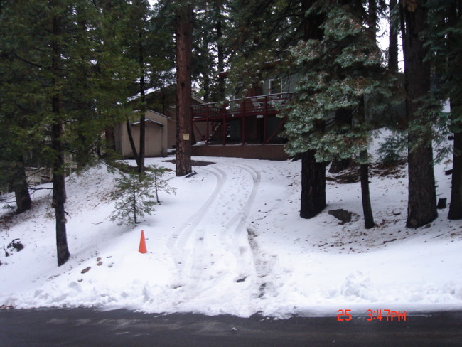 Cabin's la entrada para auto - 31474 Pleasant Dr Casa