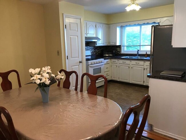 Photo - 553 W Park Ave