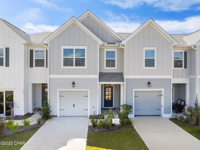 Building Photo - 219 Skylah Ln