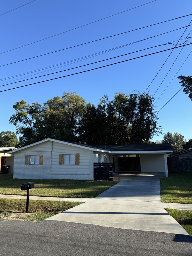 Photo - 305 Harrell Dr