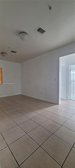 33 E 20th St Unit 203