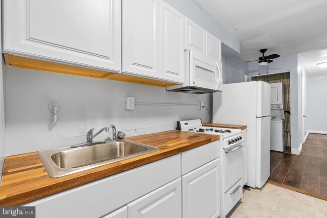 Building Photo - 4118 First St SE Unit A Rental